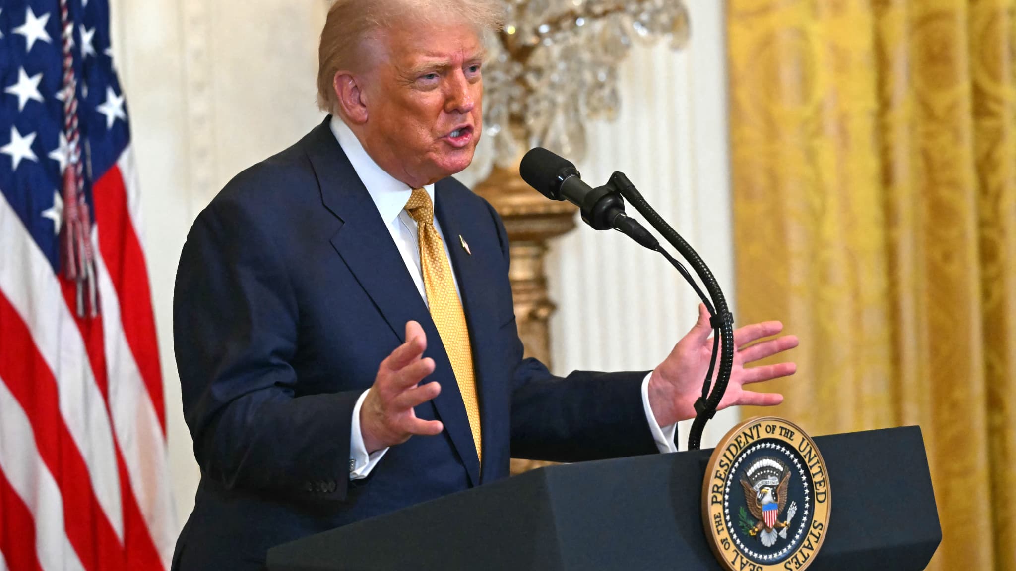 Mystérieux Visuel de Donald Trump en Ligne