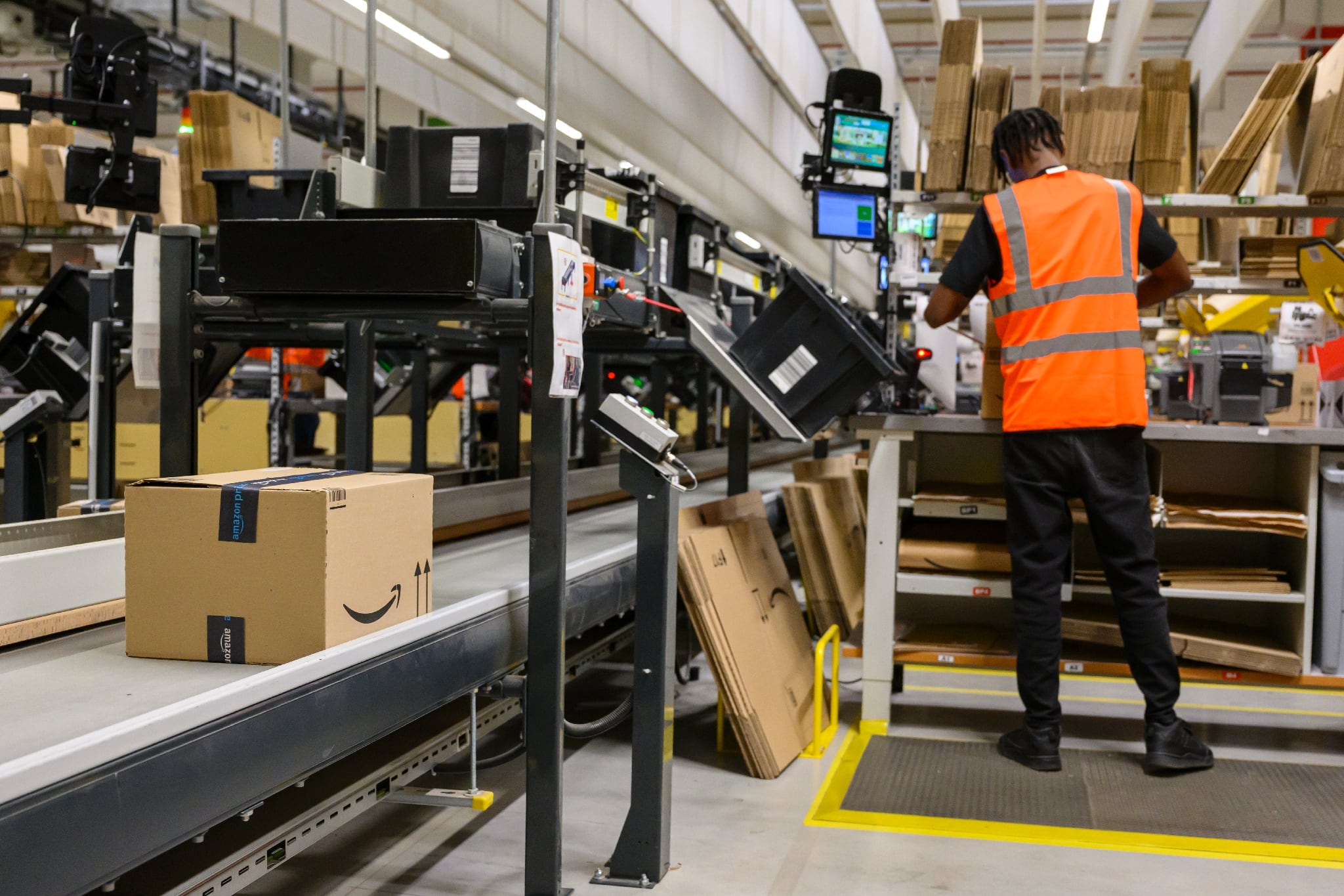 Le duel du commerce autonome : Amazon et Perplexity s’affrontent sur le terrain du shopping intelligent