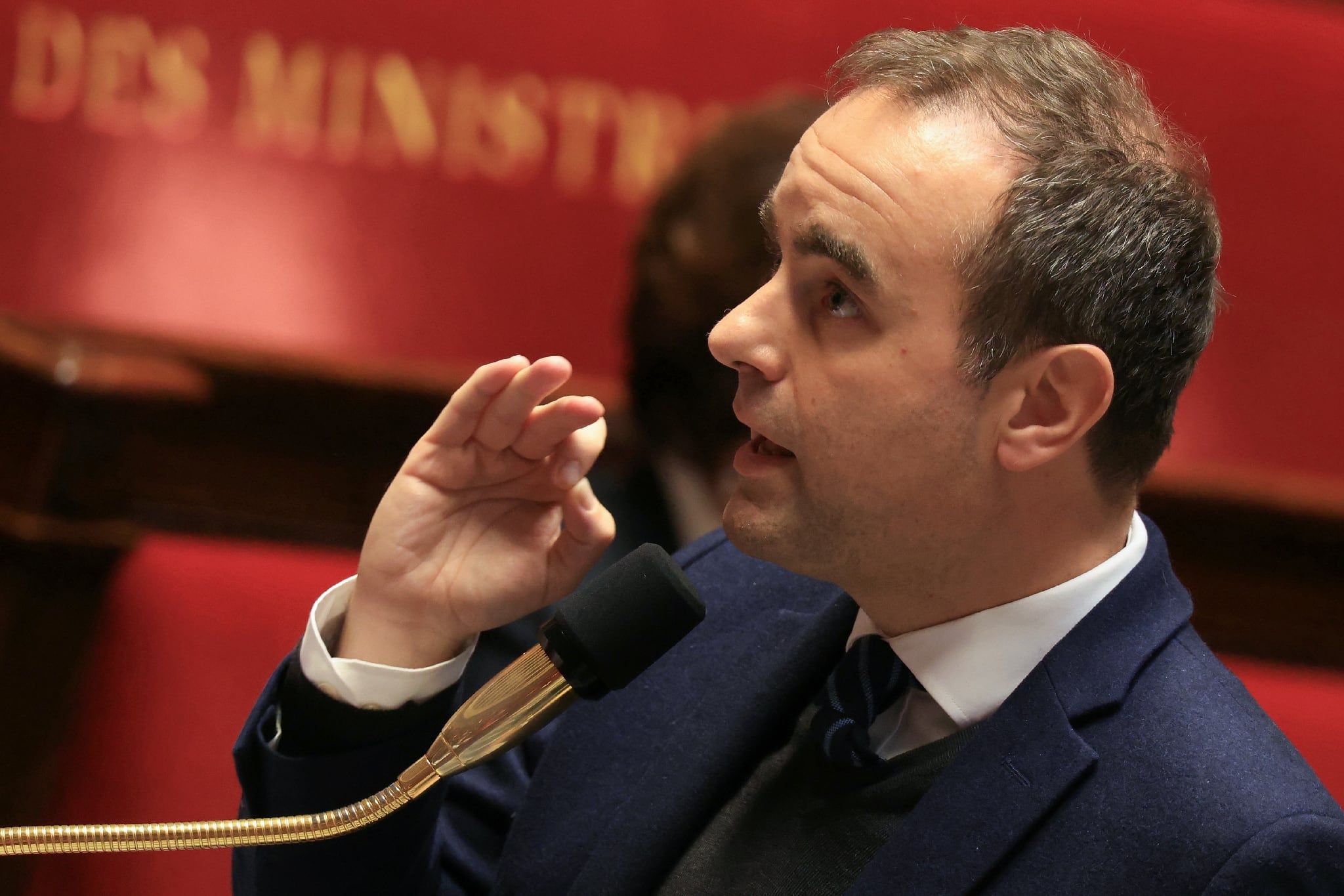 Face aux inquiétudes des chefs d&rsquo;entreprise, Sébastien Lecornu pointe le risque d&rsquo;une absence de budget pour la France