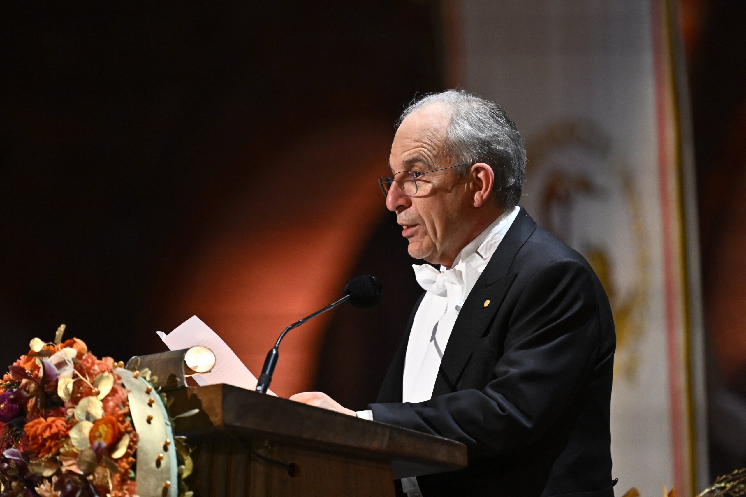 Michel Devoret, prix Nobel de physique, compare l&rsquo;informatique quantique à l’ère des tubes à vide