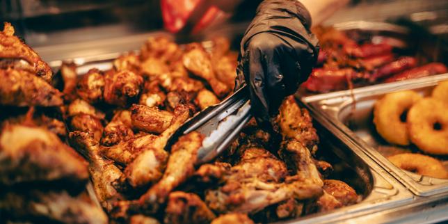 Le poulet, nouvel eldorado du fast-food français face à la pression sur le pouvoir d’achat